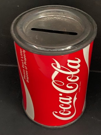 4903-3 € 3.00 coca cola spaarpot 8 cm hoog bovenzijde te openen.jpeg